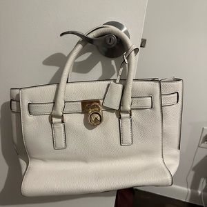 Barely worn, great condition Michael Kors bag